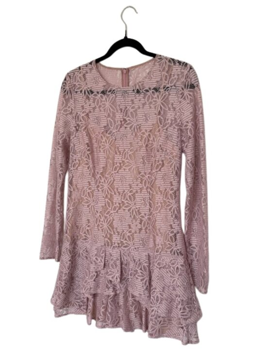 BCBGMaxAzria Dresses & Skirts - NWT BCBGMaxAzria Lysa Floral Lace Dress - Size 6